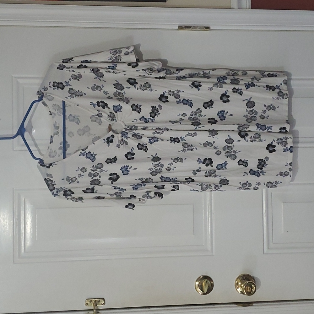 Floral tshirt 18/20